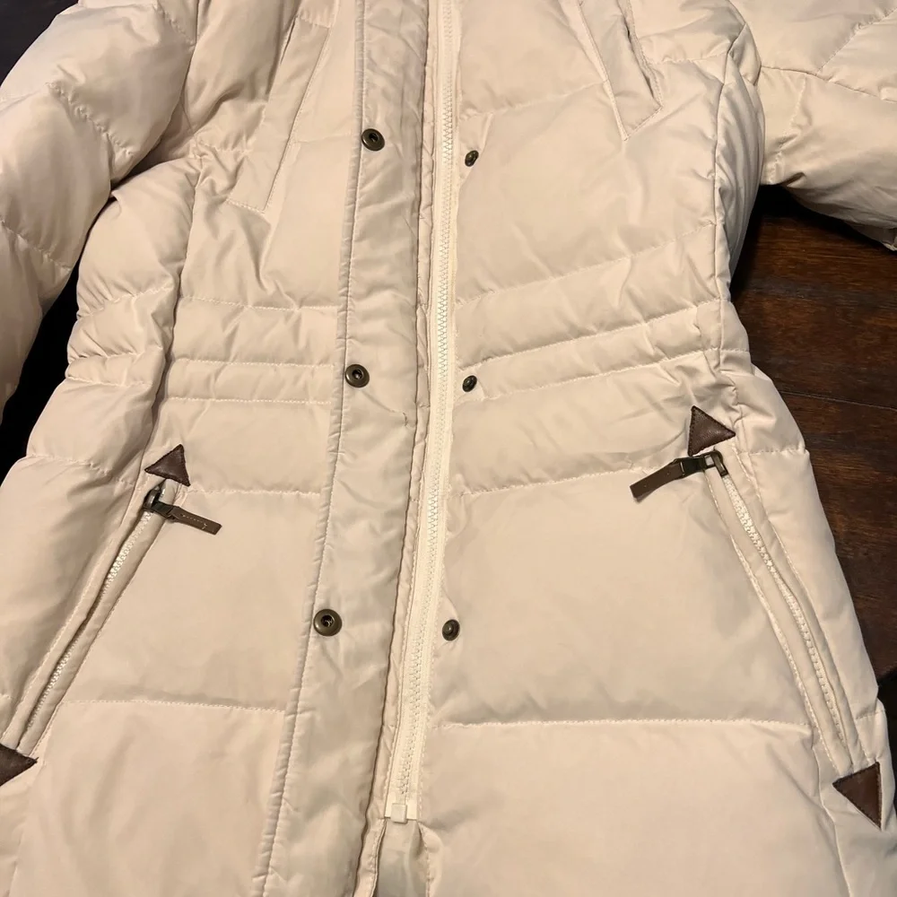 Lauren Ralph Lauren Tan/Cresm Puffer Jacket with Faux Fur Trim minor flap defect - Picture 13 of 14
